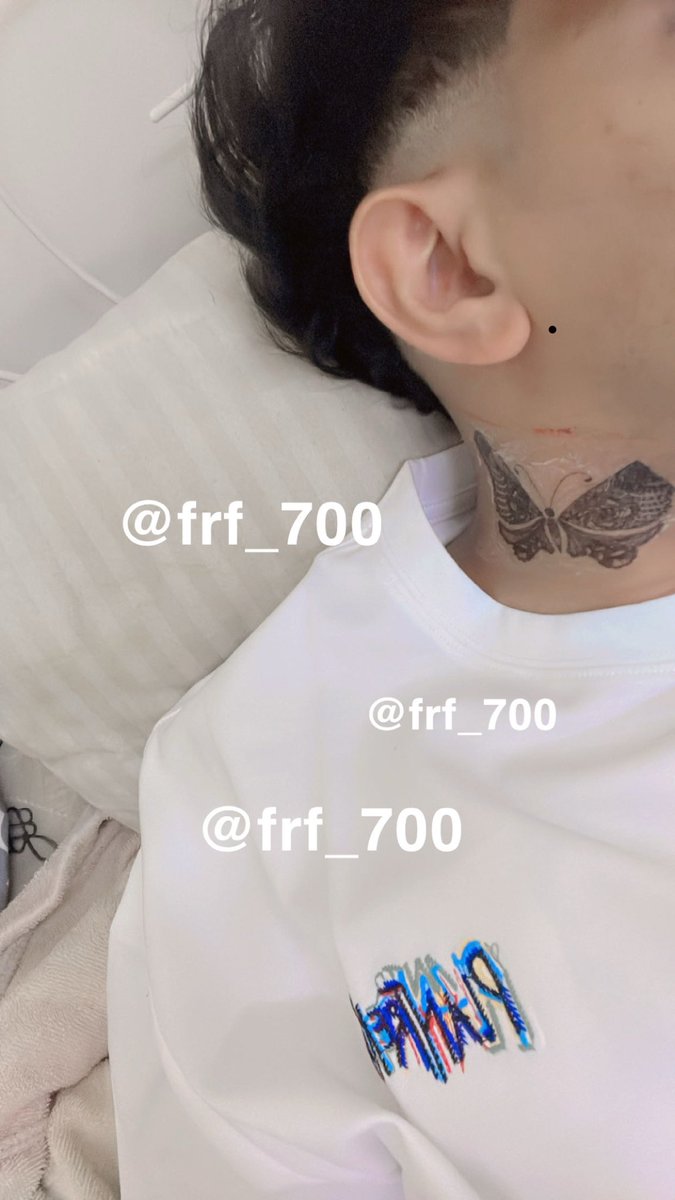 frf_700's tweet photo. من يجي يبوس هنا ��� ؟ 

رتويت تكفون 😭😢 https://t.co/UqO3vFlM9l