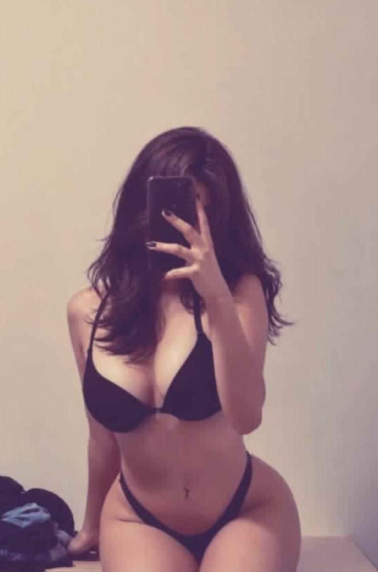 maedailies's tweet photo. spicy Version in Comments https://t.co/5qFwWkLDLy