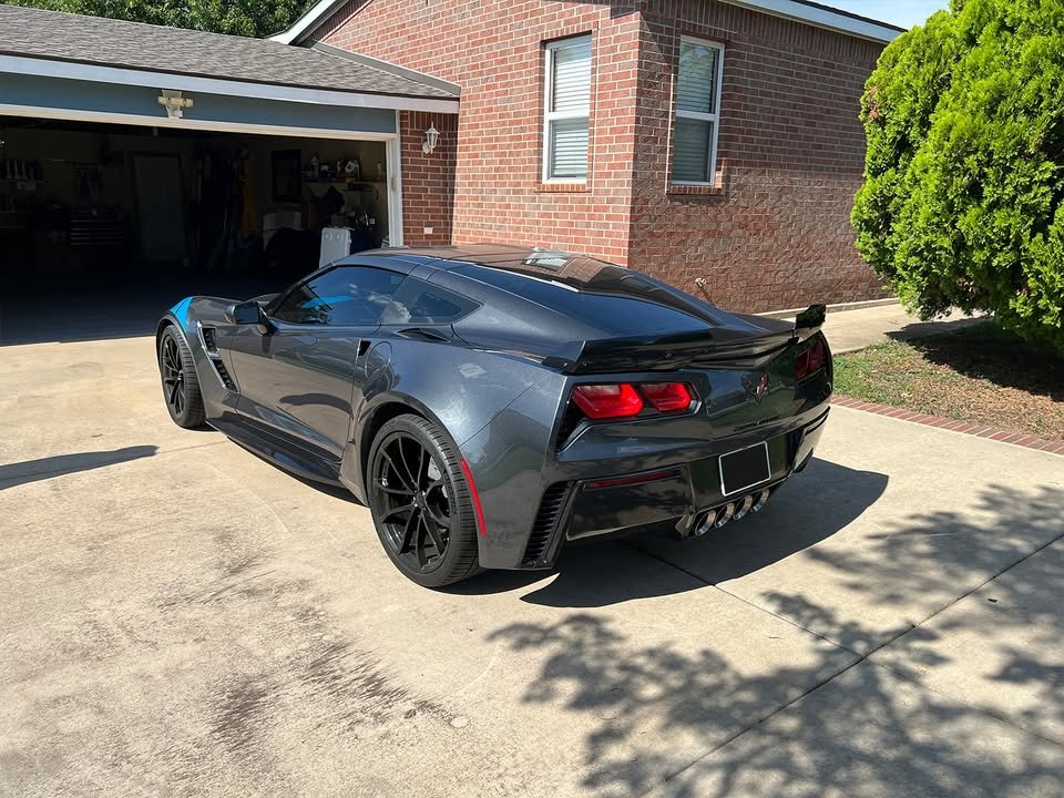 DennisBrooks44's tweet photo. 2017 Chevrolet corvette Grand Sport https://t.co/Z7yDvvu2xT