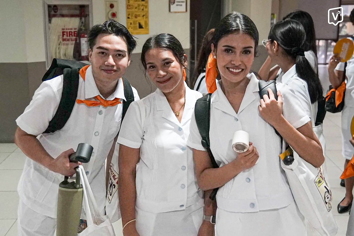 News5PH's tweet photo. FROM MISS UNIVERSE TO MED SCHOOL ✨

Present si Miss Universe 2020 semifinalist Rabiya Mateo sa Thomasian Welcome Rites suot ang kanyang Faculty of Medicine and Surgery uniform ngayong Huwebes, Aug. 13.

📸: The Varsitarian https://t.co/L7r86vqkCI