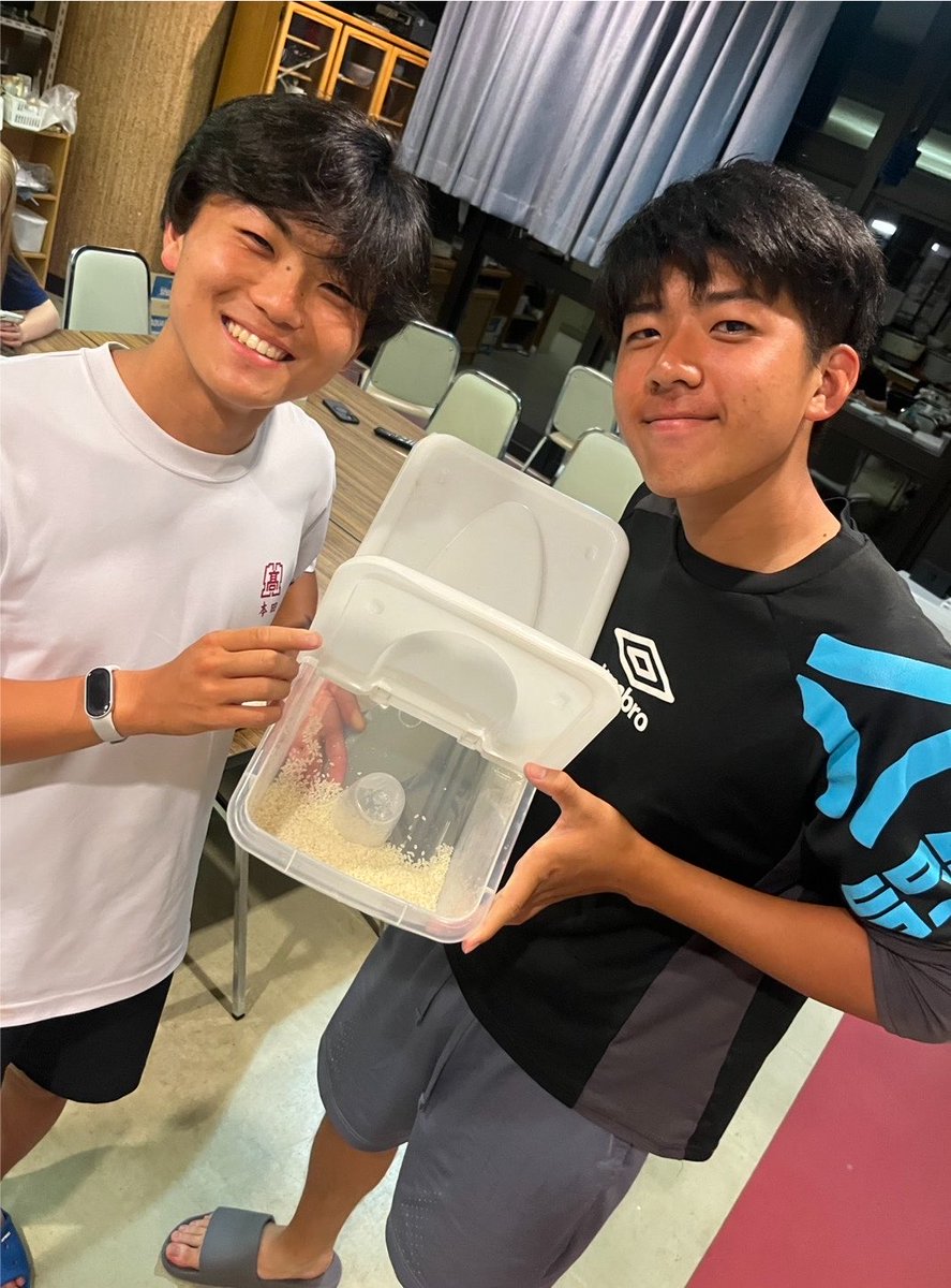 ouc_rowing's tweet photo. 1991年卒大釜毅さんからお米いただきました！ありがとうございます！ https://t.co/anuBFPI8Br