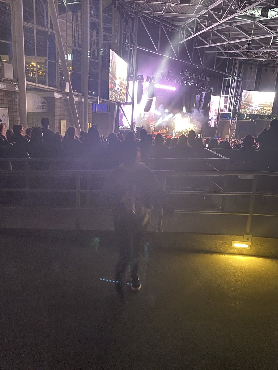lynn_ashlee's tweet photo. Loved every moment @machinegunkelly Toronto Show! 1st one i got to see live! Can’t wait to see you play again https://t.co/MeDUElWir1