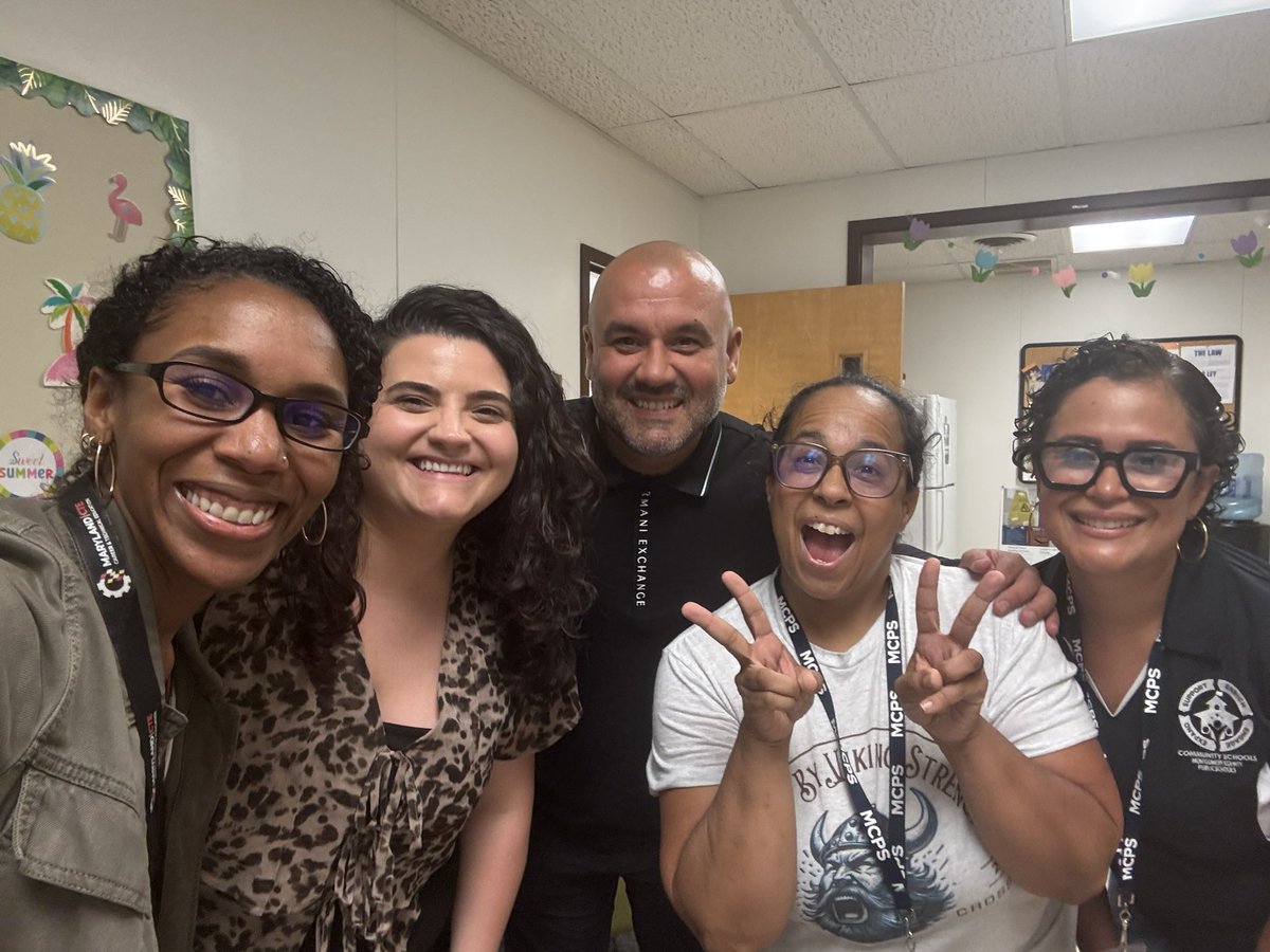 csspecialist80's tweet photo. 🎉 Welcome, Dave! We’re excited to welcome our new Community Schools Supervisor to the team! We look forward to all the great work ahead supporting our students, families, and community.
@MCPS @CSconnect_MCPS https://t.co/53xru12QnX