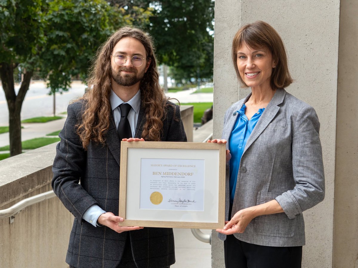 CityOfLincoln's tweet photo. Congratulations to Ben Middendorf on receiving the Mayor's Award of Excellence! 👏

Whether he's leading a game of Bingocize, helping someone navigate the bus system, or simply greeting everyone with a smile, Ben helps make Victory Park Senior Center a place where people belong. https://t.co/P6RT604ZEH
