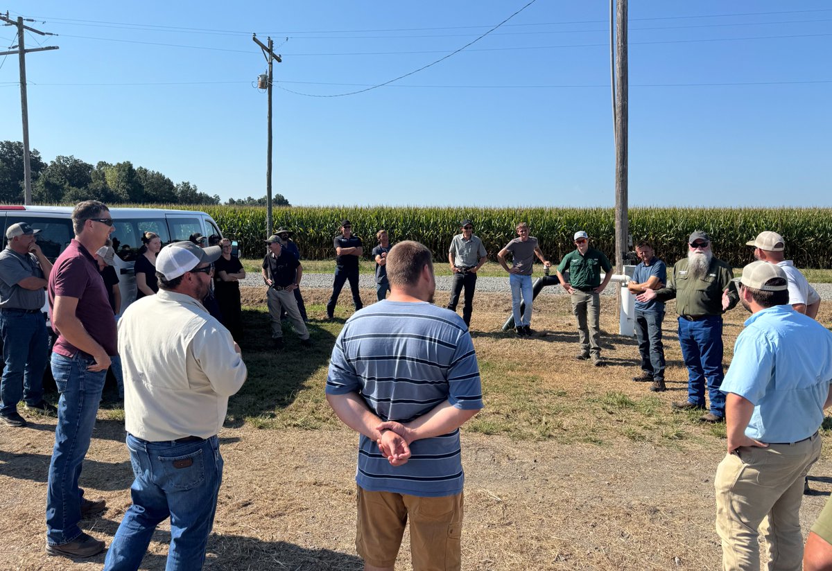 ConceptAgriTek's tweet photo. Our AR field day featured corn & soybean plots and looking at our biological product performance. American Drone Network joined, bringing expertise and helping connect the dots between field observations and precision tools. #agronomy #Biology #chemistry #seethecadifference https://t.co/NojUeHYG4G