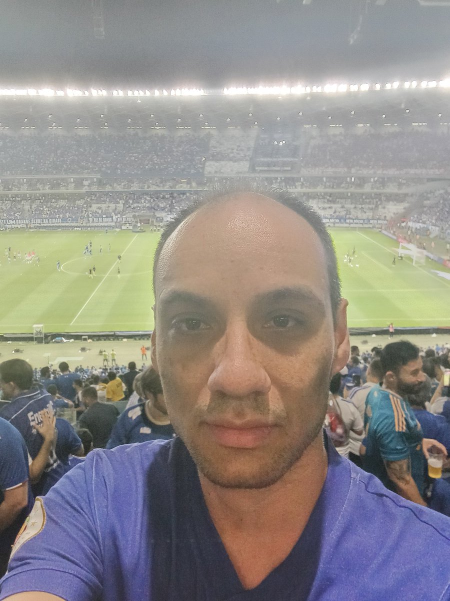daniel12lopes's tweet photo. @Mineirao 8 anos depois!!!🦊👊🔥💙 https://t.co/dafo5uSjr2