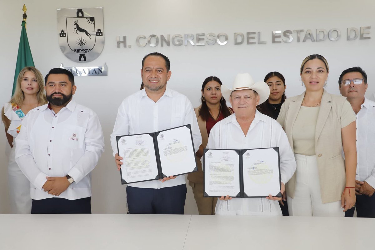 CongresoYucatan's tweet photo. El #CongresoYucatán recibió la iniciativa del Ejecutivo para solicitar autorización para contratar un financiamiento para fortalecer acciones de seguridad, agua potable y movilidad contempladas en el Plan Bienestar Metropolitano, presentado por el Gobernador Joaquín Díaz Mena. https://t.co/aF967k2YBK