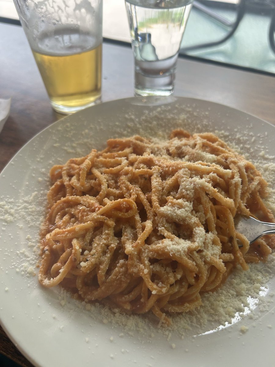goobercock's tweet photo. #DiningWithDavis https://t.co/bcTnQSZ1TK