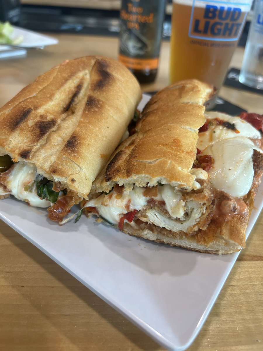 goobercock's tweet photo. #DiningWithDavis https://t.co/bcTnQSZ1TK