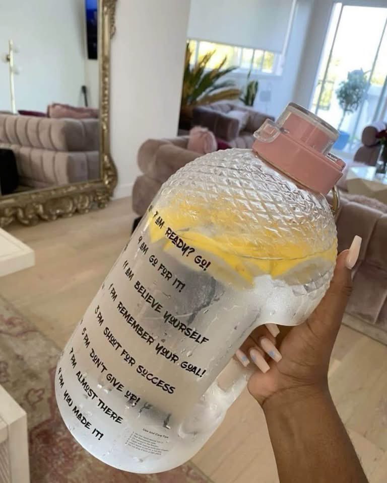 layxsnv's tweet photo. Ice cold water don’t stand a chance around me 🥵😂 https://t.co/VGDQoJRcE1