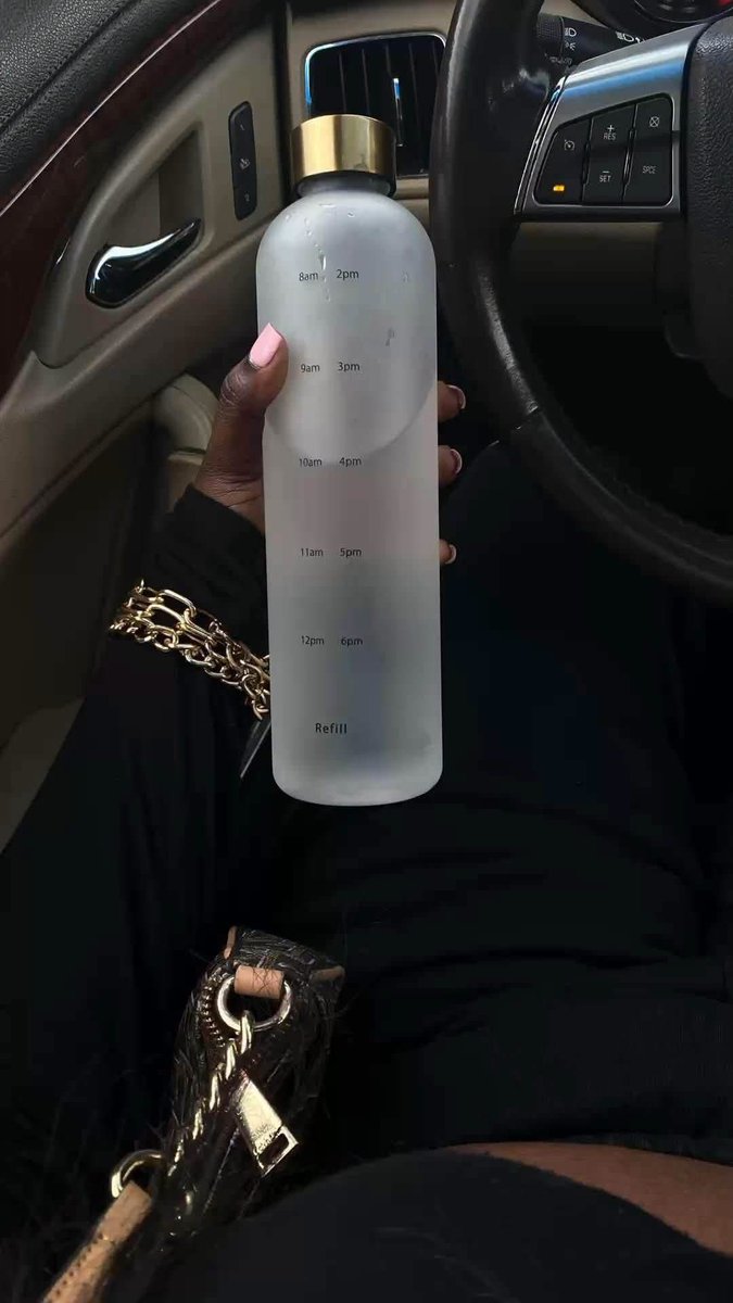 layxsnv's tweet photo. Ice cold water don’t stand a chance around me 🥵😂 https://t.co/VGDQoJRcE1