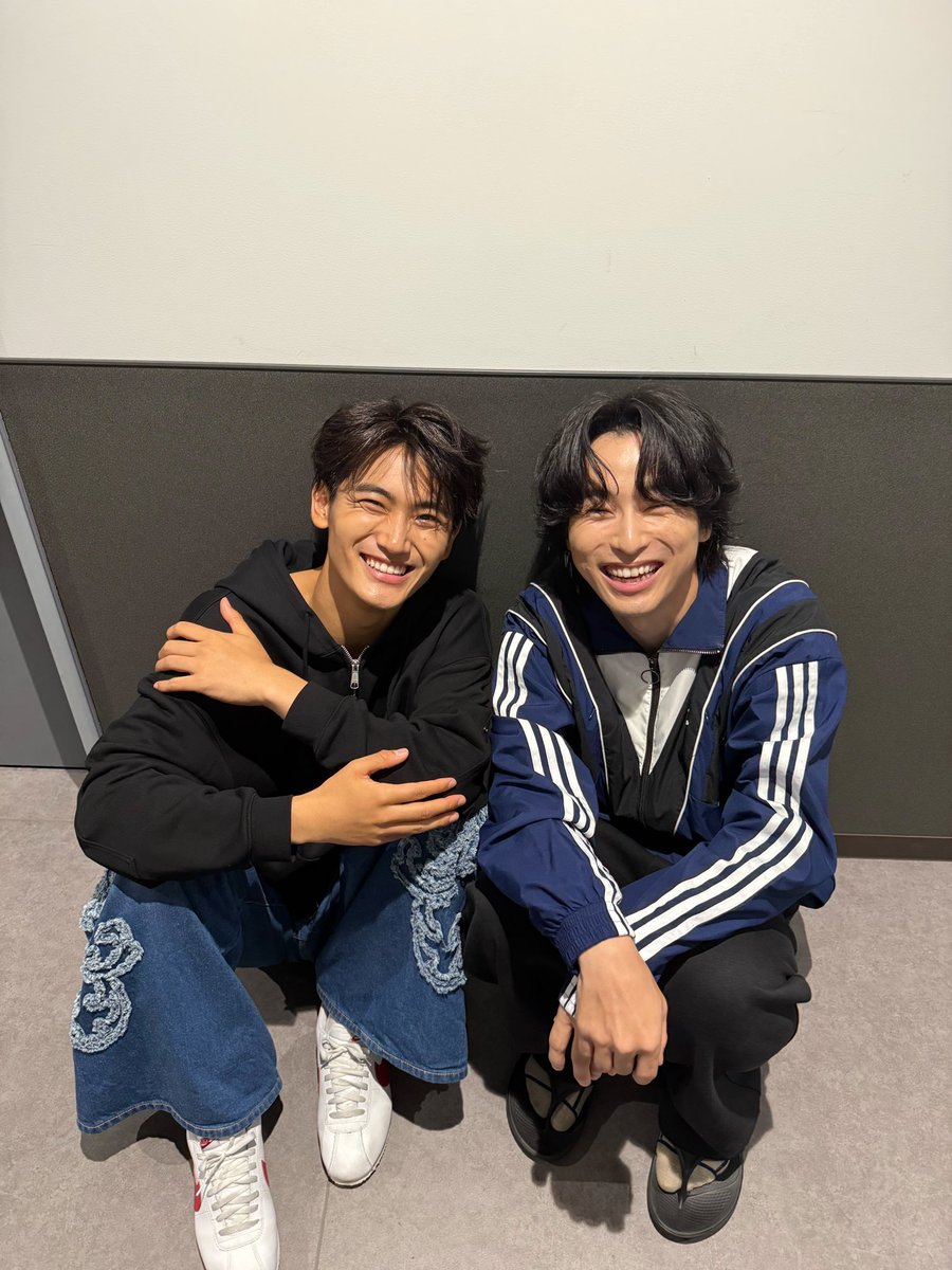 fu_takahashi05's tweet photo. 11日ホリプロアクターズライブ、
皆様、本当にありがとうございました。

久しぶりに浴衣を着て、皆さんのもとを歩けて幸せな始まりでした😊
くじ引きでは豪華賞品は一度も当たらなかったけど🏮沢山の思い出が出来ました✨ときめきをありがとうございました♪

街頭インタビューでは何聞かれるのか分からないハラハラで終始震えていました🫨

The OnedaysとSokusekiのライブは格好良かったですね😭

unløckが会場を温めてくれたおかげで
次のワトのライブでファンの方々の見たことない表情や笑顔を見る事が出来ました💕

君が描いたその夢を僕らがもっと熱くさせる。❤️‍🔥

WATWING 颯

#HAL #HorproActorsLive