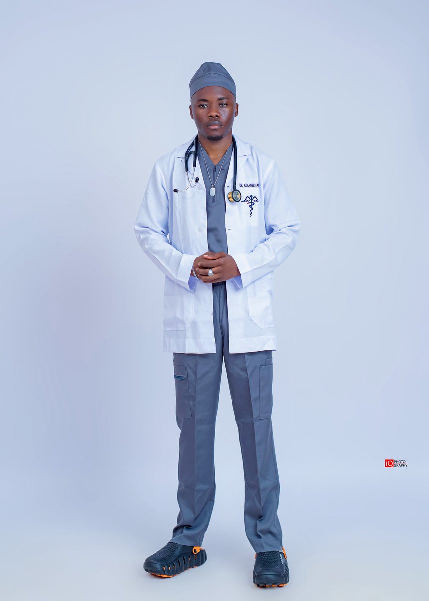 FaruqAkangbe's tweet photo. Locked in so hard i became a doctor. 
Doctor Akangbe Faruq Biodun 🩺
MB;BS (OSOGBO) Pioneer set. 
First of his name 💨

#primusmedici #uniosunfirstmbbsinduction https://t.co/kCPJmvrPJi