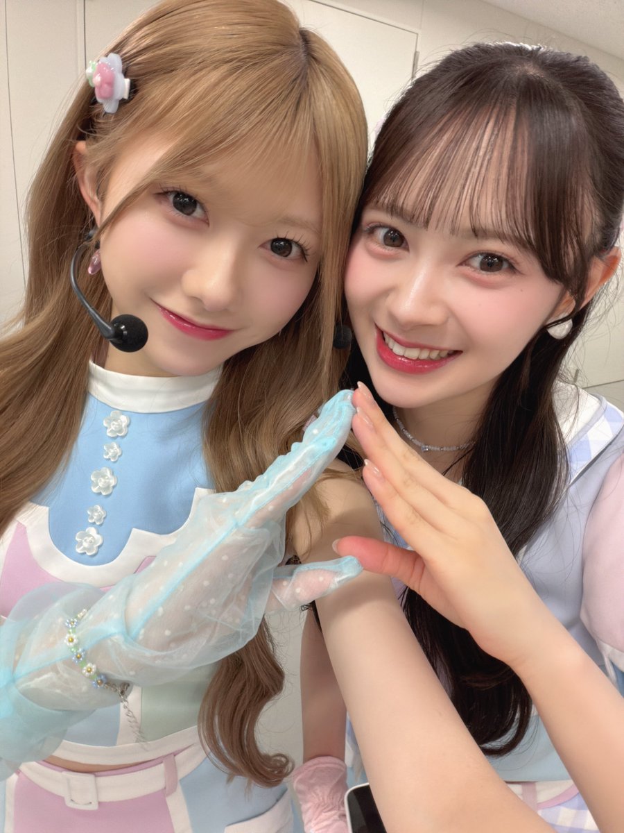 erii_20031027's tweet photo. 本日、関西コレクション
よろしくお願いします！✨

星月花と一緒だよ！😉❤︎
ドキドキ！ https://t.co/nexaoHgrML