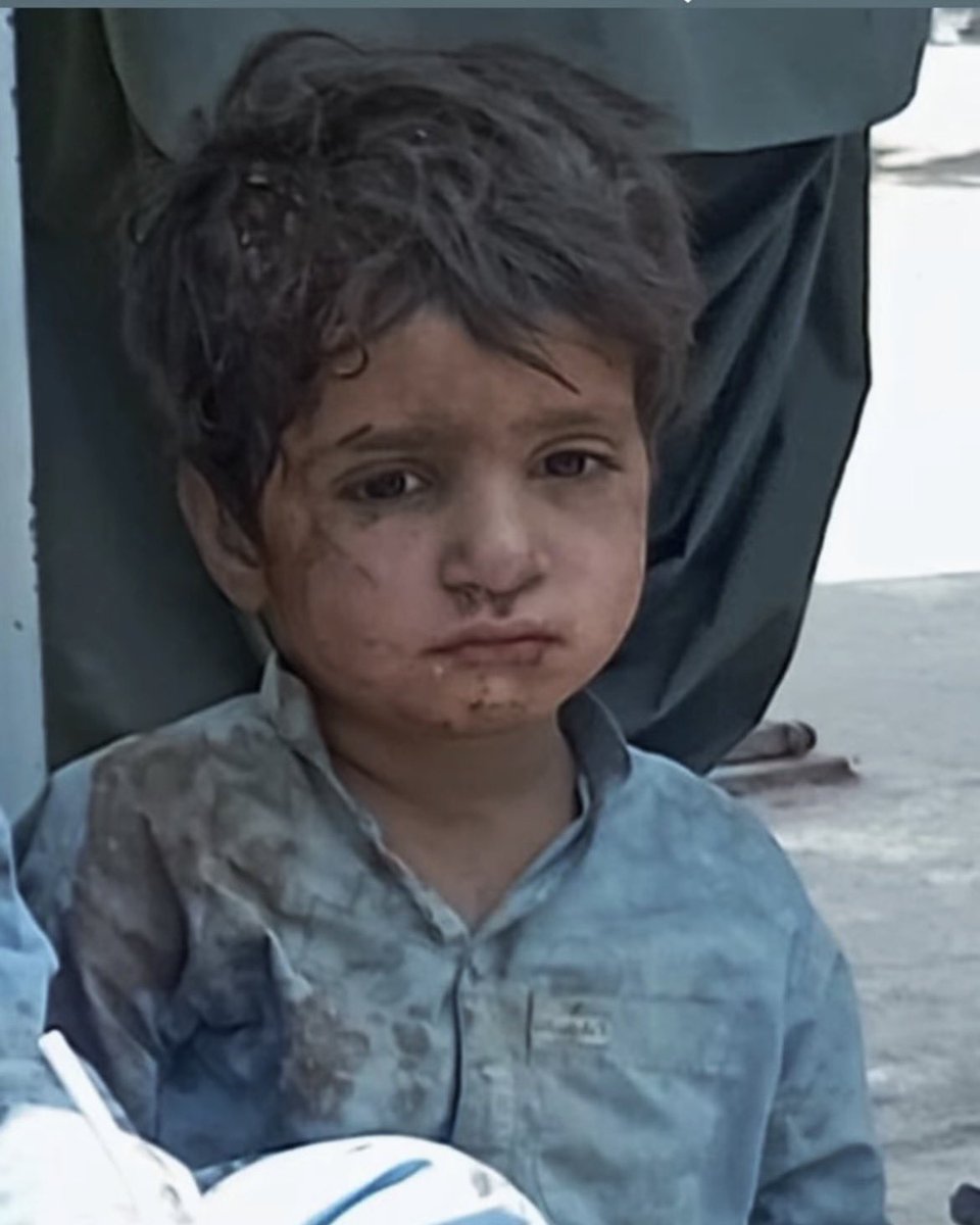 abram__baloch's tweet photo. کیا پاکستان کا دشمن یہی معصوم بلوچ ہے؟
شرم آنی چاہیے اُس ریاست کو جو اپنے ہی لوگوں کو نشانہ بنائے اور پھر اسے دشمن قرار دے۔ https://t.co/Z08PdaNXS8