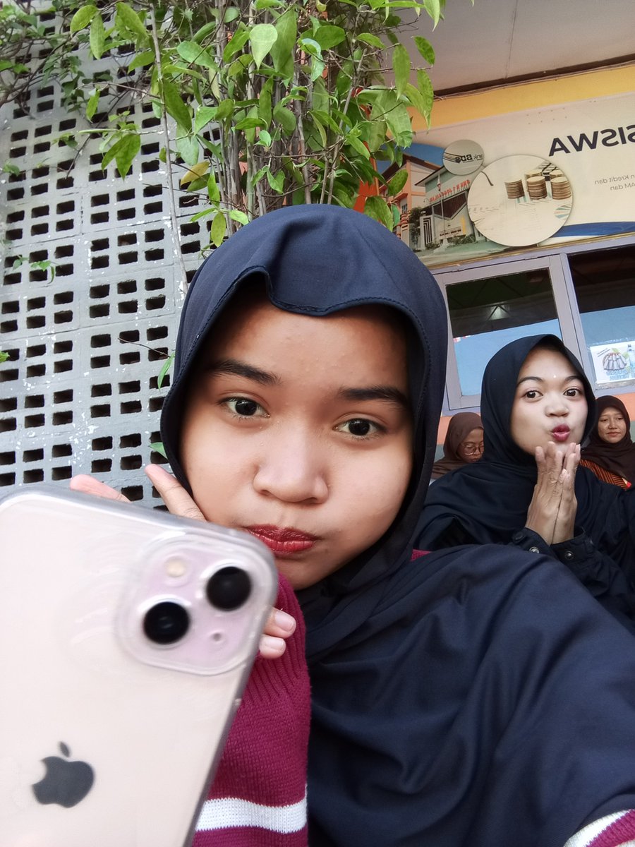 auliajee455's tweet photo. sii @setrikagos0ng  ikut ikut https://t.co/ZRKzw65L4t