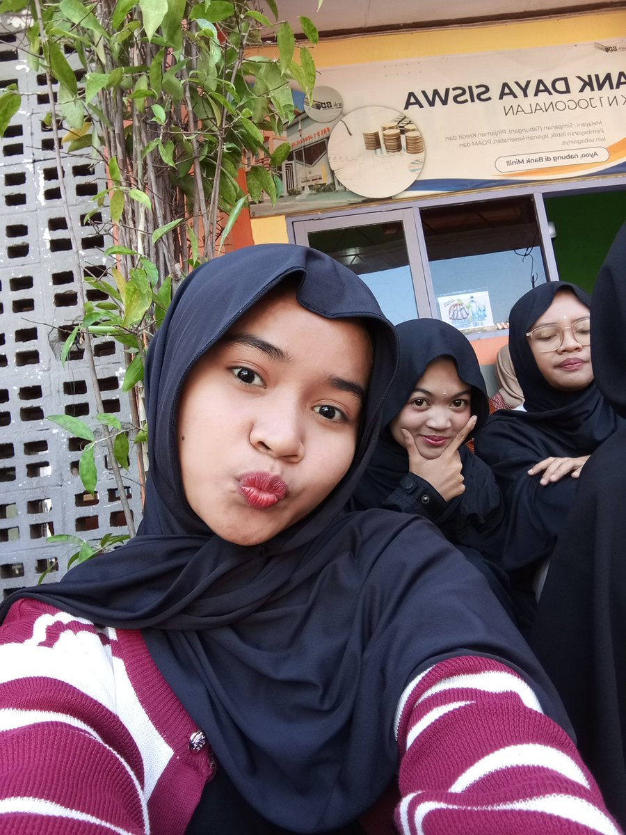 auliajee455's tweet photo. sii @setrikagos0ng  ikut ikut https://t.co/ZRKzw65L4t