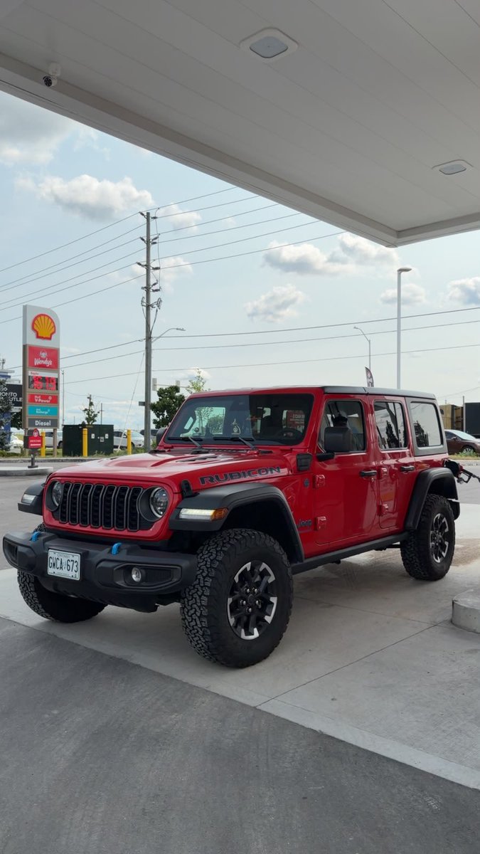 _owula's tweet photo. 2025 Jeep Rubicon 
Clean title 
Leather seats 
Apple CarPlay etc 
12k miles 

380k cedis including shi https://t.co/kR6CaJ50Fu