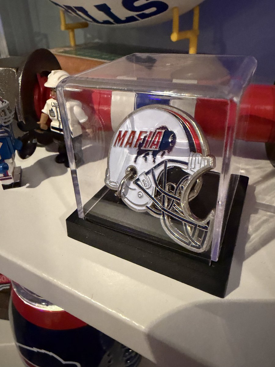 ViTOPagano's tweet photo. This gotta be … OG #BillsMafia Merch Item # 1  from the homies @26shirts !! haha  @DelReid  Confirm??  🦬❤️💙 2011 https://t.co/Pgy2OY5gvm