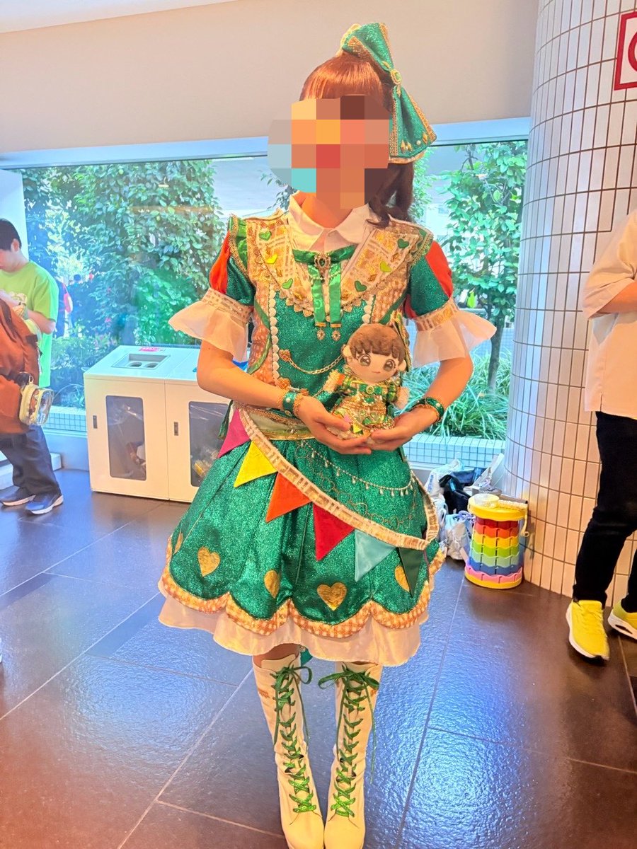 AiLoveYoshikawa's tweet photo. オキニの写真はこれ
ちょーかわいいどりじゃん衣装のぴよのぬいを持たせて頂きました！
ありがとうございます💚🫶
1枚目オキニすぎる！
@chohiyorina https://t.co/rNXtr6sVaj