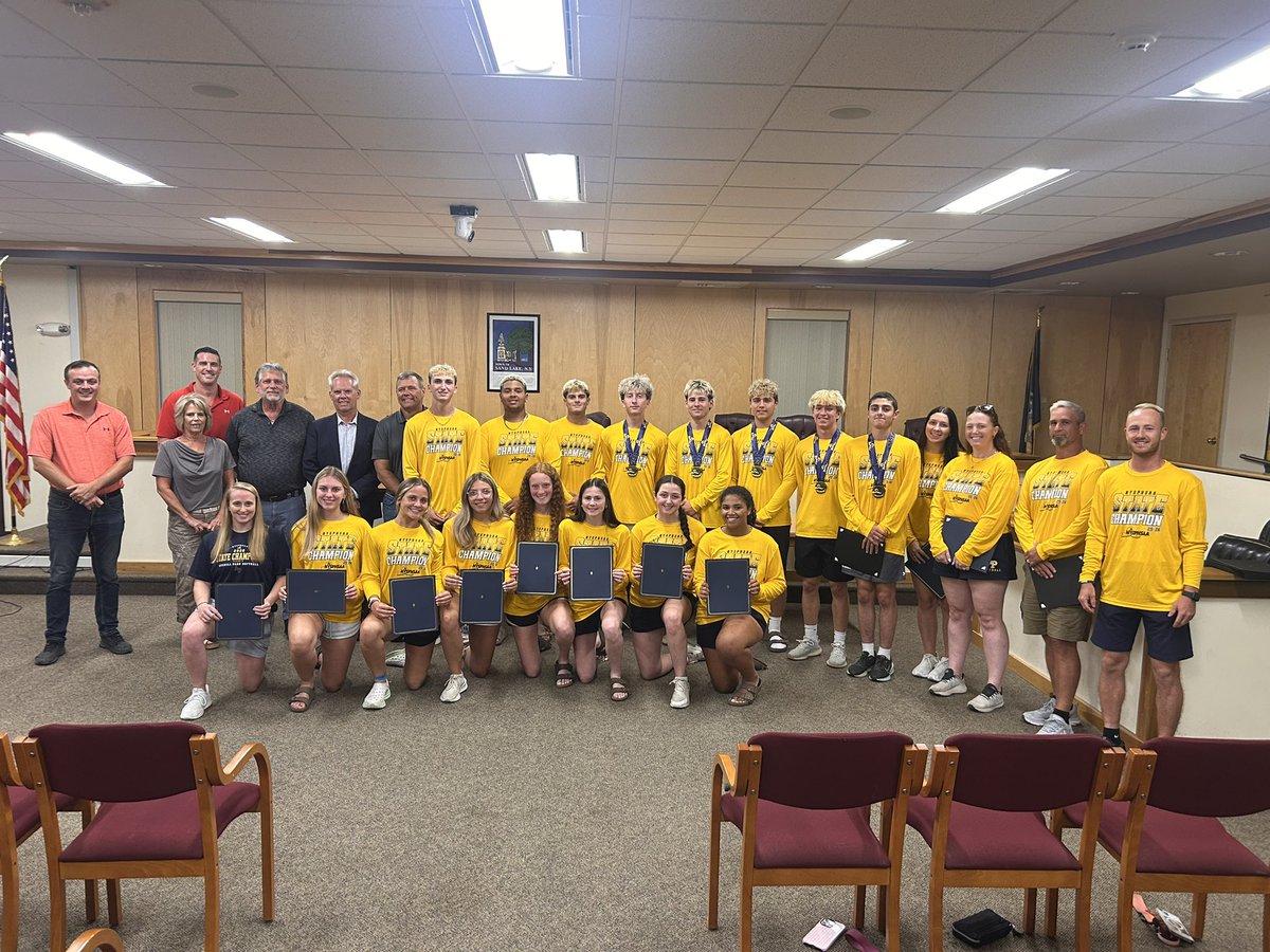 AP_Athletics's tweet photo. Thank you to the Sand Lake Town Board for recognizing our NYSPHSAA Class A champion baseball and softball teams this evening.
#27Programs1Family
#AP_EveryStudentEveryDay https://t.co/g3dlWQGmby