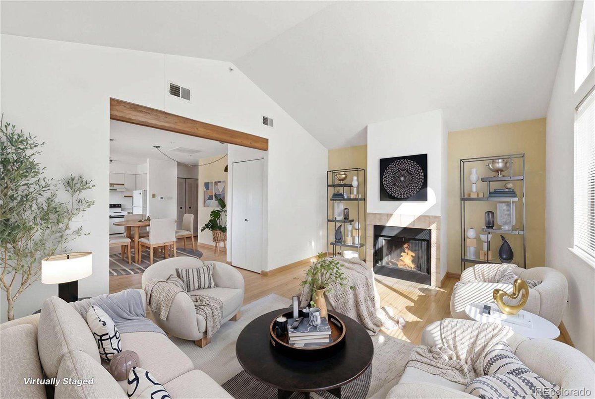 RhinoRealtyPros's tweet photo. South Boulder condo under $300k! 5510 Stonewall Pl #24 is live at $275,000 featuring 1 bed, 1 bath, stone fireplace, and a private covered garage space. Call Rick Cavallaro at 303-641-1632 for details! #BoulderCO

See more here: https://t.co/iLsuPlxfPR https://t.co/KGyhJEeBbx