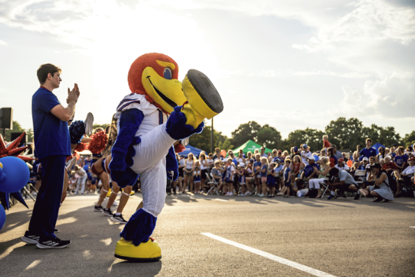KansasKClub's tweet photo. K Club, let’s kick off the weekend! 

Join us Friday, Aug. 14 at Johnny’s Tavern from 4–6 p.m. for a K Club meet-up before heading to KU Kickoff at Corinth Square from 6–9 p.m.

KU coaches, special guests, food, vendors and family fun await!

More info: https://t.co/DDBSPWc5EF https://t.co/9qW3Uh9JGW
