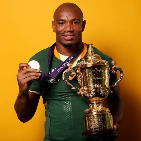 scrumming_ten's tweet photo. The 2019 World Cup campaign of Makazole Mapimpi isn't spoken about enough!! 

- 6 games played 
- 6 tries scored 
- Scored two tries in the QF
- Scored the opening try in the final 

A South African hero 🇿🇦 https://t.co/QwVrGSYAXg