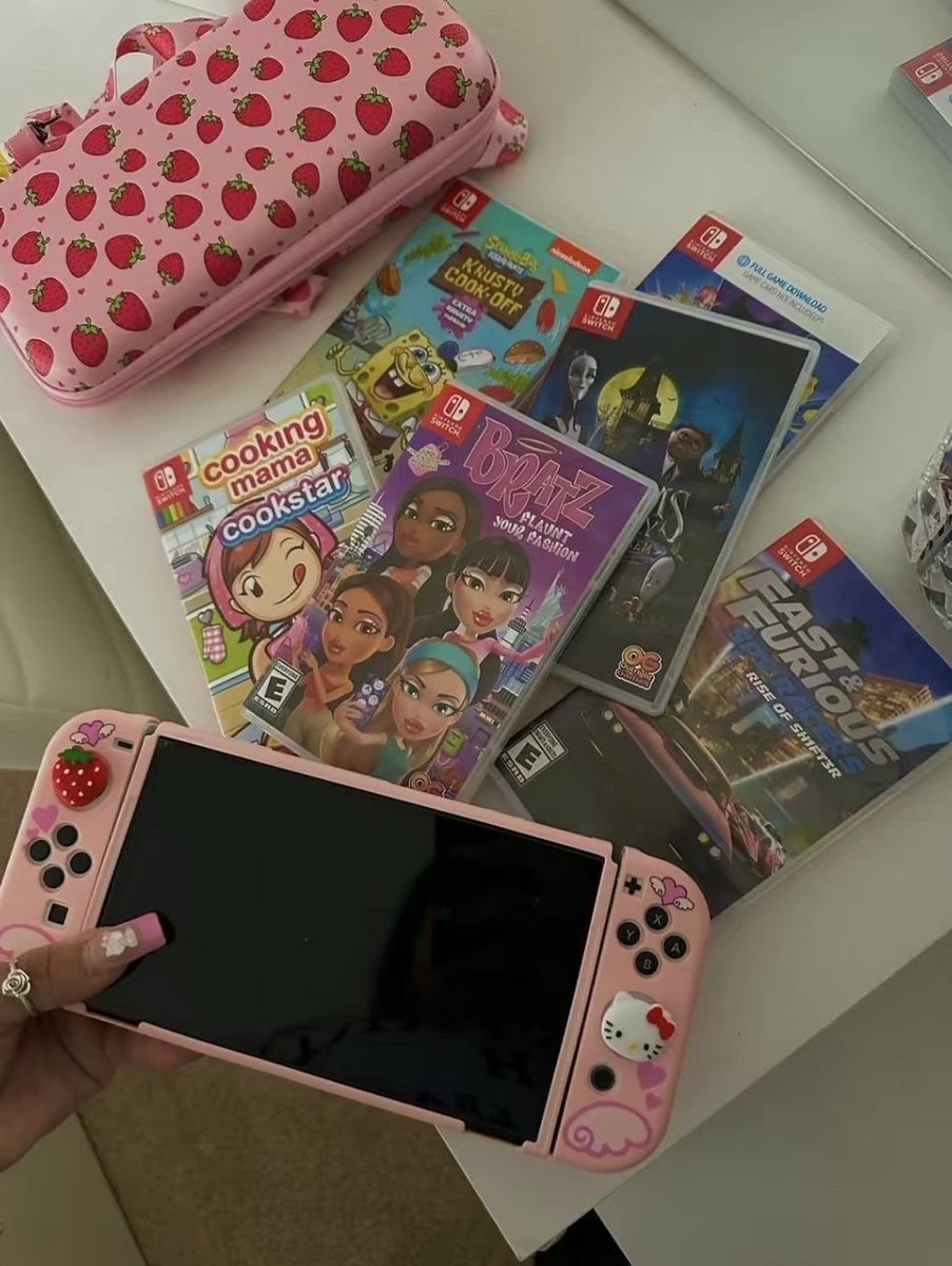 moonxkittyyy's tweet photo. When I say I’m a gamer this is what I mean!!! 🕹️💋✨🩷 https://t.co/wxcCIVr3Pe