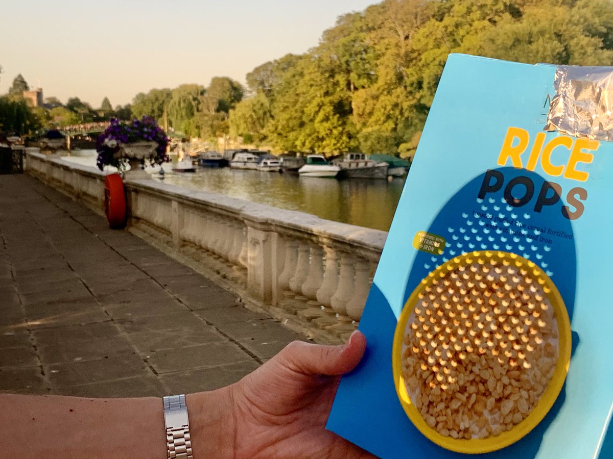 ruths_gallery's tweet photo. Had fun watching the eclipse this evening with neighbours.
It was fascinating to see the Eel Pie Island walking bridge absolutely crammed with people.
#partialeclipse #Éclipse #twickenham #loveUKweather #thames https://t.co/eJgT7vCP93