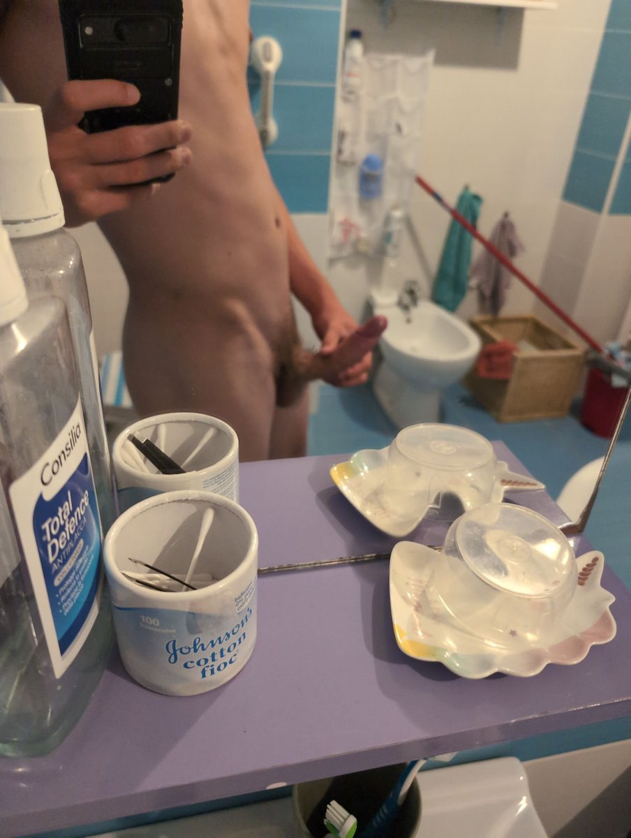 D1ckRating99's tweet photo. Hot cock @xdannyxy 
Thick shaft great girth. Hot smooth shaft, some nice veins 7.5 inches / 19cm Hot suckable head, great shape. Nice bush and juicy balls 9/10

Hot body too, lean nice muscle good abs great v line looks like nice chest hot!

#bwc #cockrate #dickrate https://t.co/JMt4JNdnWl