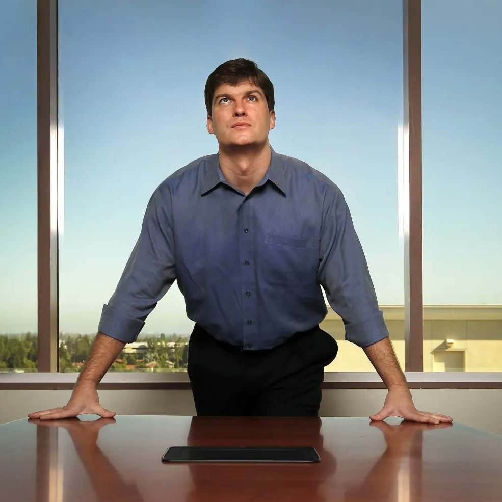 burrytracker's tweet photo. Breaking: Michael Burry has disclosed his updated positions

He:
• Added to Nebius $NBIS shorts at $247
• Added to Micron $MU short at $924
• Added to Oracle $ORCL short at $152
• Added to Semiconductor ETF $SOXX shorts
• Added to Mercado Libre $MELI longs at $1850
• Added to Zoetis $ZTS long at $73.60

Michael Burry said "Nebius is what the top of a boom looks like" expecting the AI crash is incoming