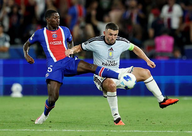 MendesActu's tweet photo. 📊 Les statistiques de Nuno Mendes a la mi-temps vs Aston Villa
#PSGAST : #PSG 

⚽️ 0 But
🔥 0 Passe décisive 
⌚️ 45 min. jouées
🦵 56 ballons touchés
👣 Passes réussies (37/40 92%)
🥶 0 Occasions crées
⚡️ 3 ballons récupérés https://t.co/y73HcSPdlh