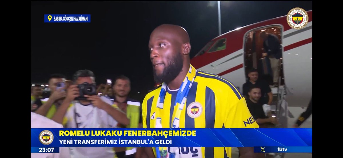 musasurer's tweet photo. Romelu Lukaku İstanbul’a geldi. 
#Lukaku #Fenerbahçe #keşfet https://t.co/eY0kHiYYfC