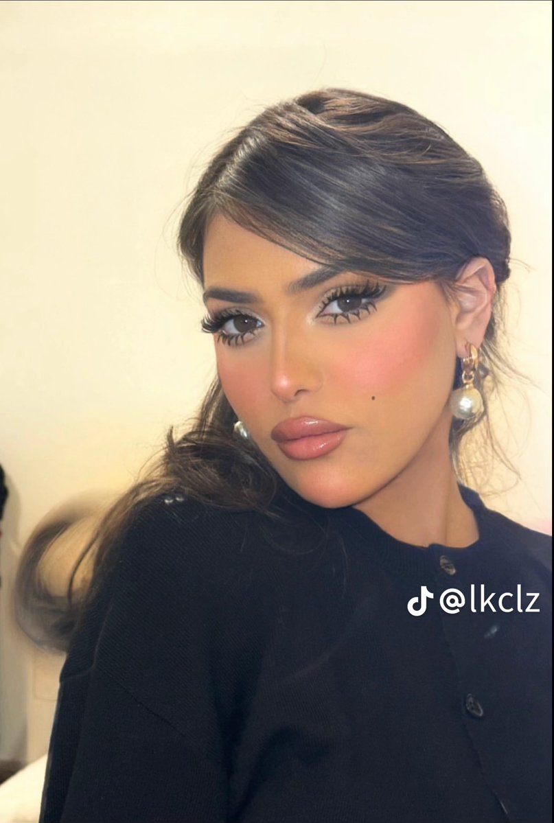 puierq's tweet photo. بنات بترضون او لا
هذي افضل وحده اشوفها تسوي ميكب كأنه فلتر قسم بالله ماشاء الله صدق https://t.co/kx4ea6W9Gq