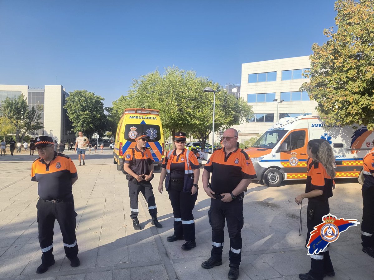 ProteSanse's tweet photo. 🌘 Esta tarde hemos estado desplegados con motivo del #eclipse, con un dispositivo formado por 20 efectivos para velar por la seguridad durante el evento.

Una tarde diferente, en la que también tocaba estar preparados. 

#ProteSanse https://t.co/RcRyufASgA