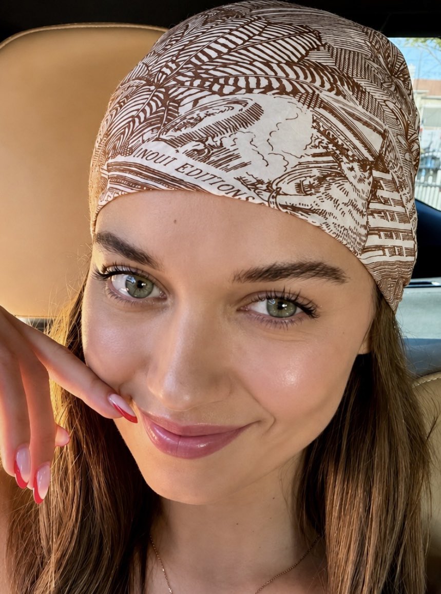 melibrito's tweet photo. Name me a face prettier than this one
I dare you https://t.co/qzM3qEu0TY