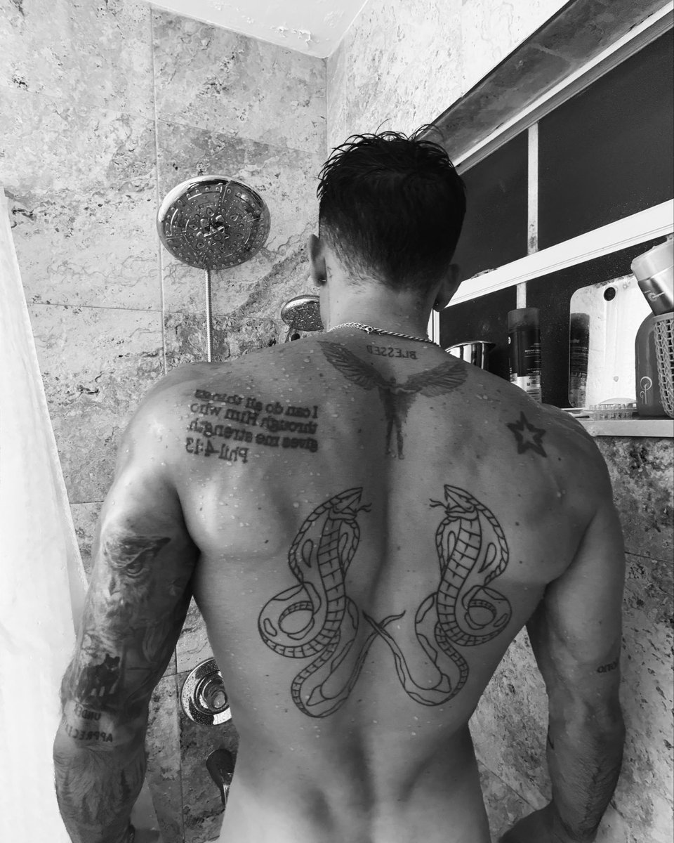 yosoysebi's tweet photo. heard you like backs https://t.co/6jGqH2Oqbg