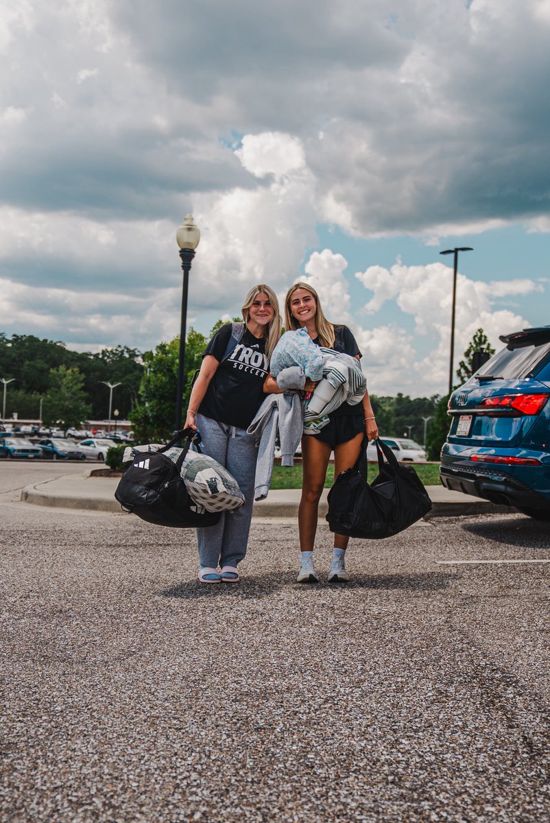 TroyTrojansWSOC's tweet photo. And we’re off 🚌

#OneTROY ⚔️⚽️ https://t.co/c4jzxmY7op