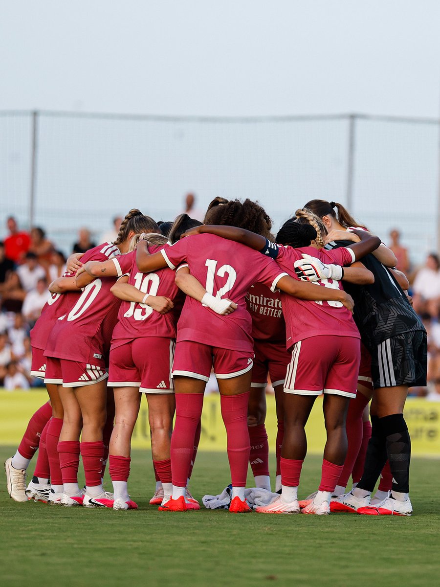 realmadridfem's tweet photo. 🙌 ¡MI EQUIPO! 🙌 https://t.co/Ev0ESLUvbn