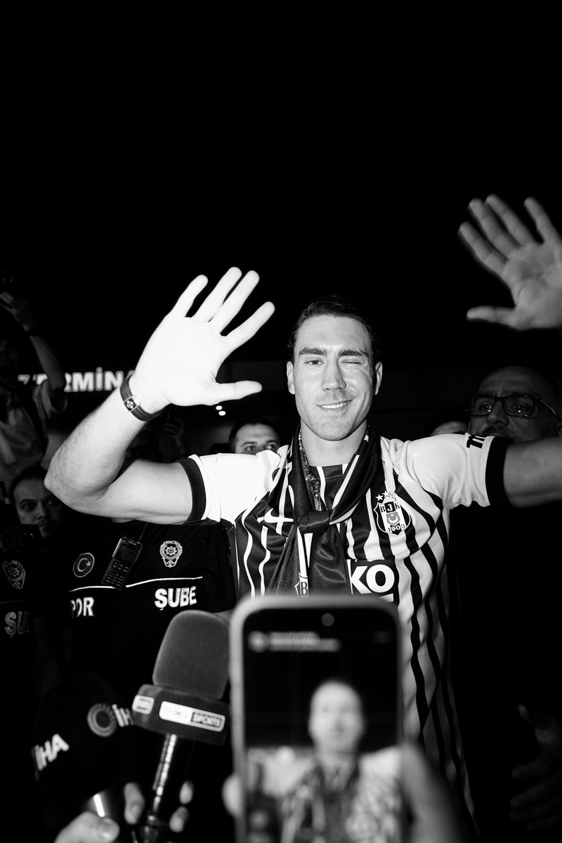 Besiktas's tweet photo. 😉 https://t.co/lQfZyxAfC8
