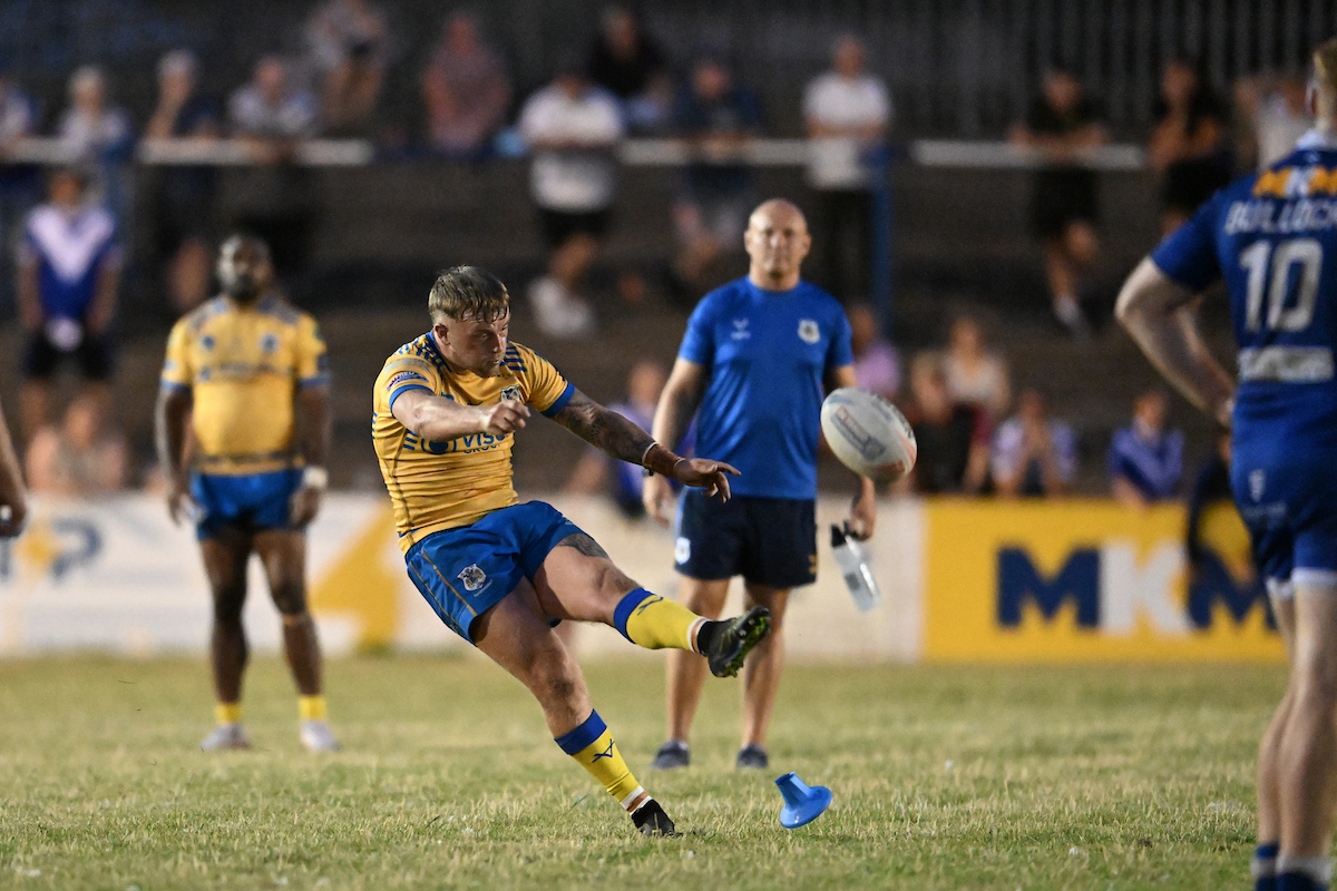 Doncaster_RLFC's tweet photo. FT | Barrow 25 Dons 26

THAT'S IT!!!

THE DONS WIN IT!!!

FOUR TRIES AND A HUGE CONNOR ROBINSON PENALTY KICK GIVES US THE WIN!!!

BOOM!!!

Thank you for travelling to be with us again this evening, it's always massively appreciated! 🙌👏

#COYD https://t.co/b8Uiwmlske