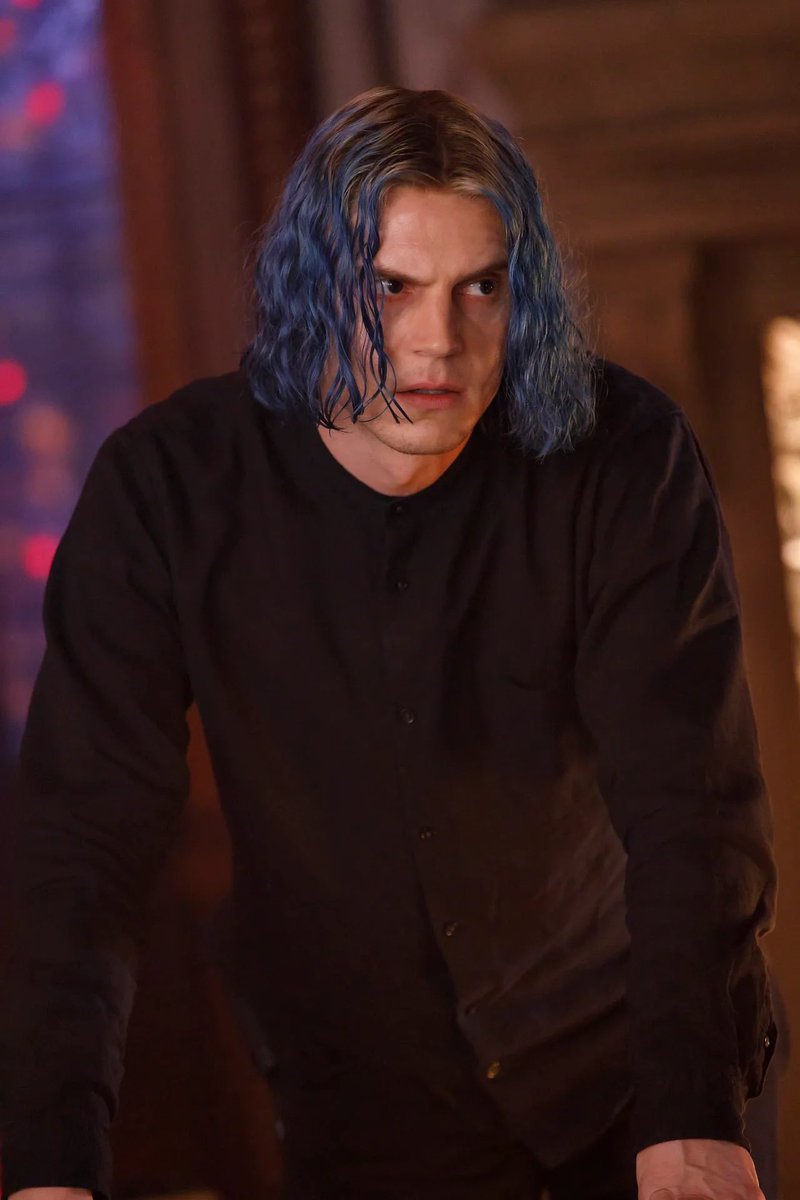 evandomx's tweet photo. "Prefiro a depressão do que a pobreza"- expôs Evan Peters ao ser questionado sobre sua reprise em um dos papéis que mais destruiu sua saúde mental. https://t.co/FOAPXtf9J3