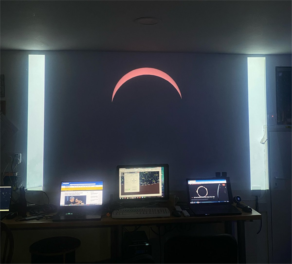 leilakellyyy's tweet photo. went to the observatory to watch the eclipse 🤩 i love space https://t.co/vwjKpyWrg8