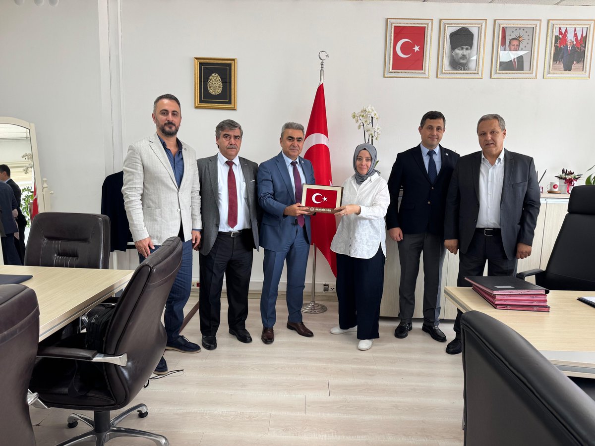 BBSANK1's tweet photo. Ankara 1 No’lu Şube Başkanımız Turan Uzun ve Yönetim Kurulu ekibi ile birlikte, Keçiören Belediyesi Başkan Yardımcılığı görevine atanan Mustafa Şen ve İnsan Kaynakları Müdürlüğüne atanan Emine Turan Teke'ye hayırlı olsun ziyareti gerçekleştirdi. https://t.co/oSyYgaMDfc