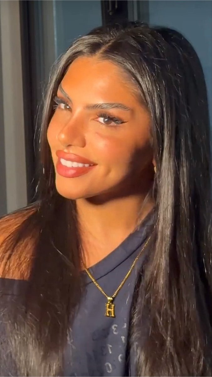 hudafiles's tweet photo. Huda posted a new makeup tutorial on tiktok !

https://t.co/hyXDeVAKRG https://t.co/KeuAaOCbs1