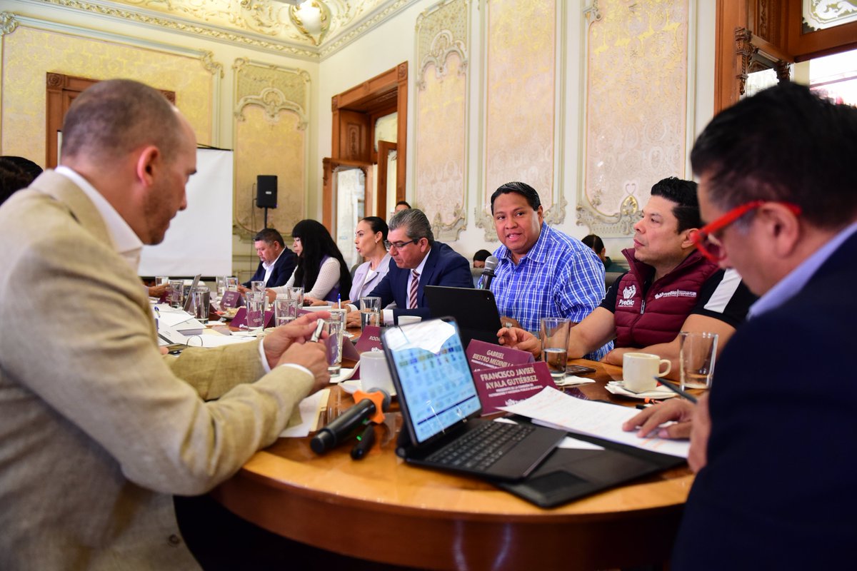 leobardorj's tweet photo. #DesdeRegidores 🙋‍♀️ 🙋‍♂️| En sesión ordinaria de la Comisión de Patrimonio y Hacienda Pública Municipal, avalamos los estados financieros correspondientes al mes de julio.

👉🏾 Durante la sesión, solicité la presencia de personal de la Dirección General de Enlaces Administrativos para revisar los temas relacionados con las adquisiciones de la Dirección de Recursos Materiales, porque existen asuntos que deben atenderse y aclararse. 

En el ejercicio de los recursos públicos, la transparencia y la rendición de cuentas deben estar siempre por delante. ✅