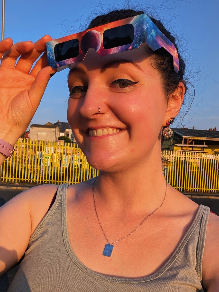 LizTheFrizzzz's tweet photo. Eclipse accomplished! #partialeclipse #solareclipse2026 https://t.co/wnEiFHzVPo