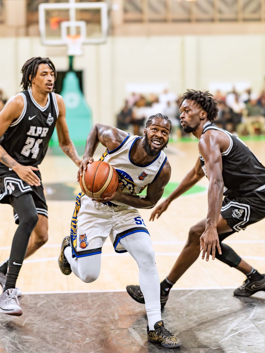 ferwabaRW's tweet photo. THE SERIES IS TIED. 🔥

RSSB TIGERS take Game 4 against APR to level the semifinal series at 2-2. One game remains. One win sends them to the Finals. 🏆🏀

#cheetahenergyRBLPlayoffs #RBL26 https://t.co/uzbcWig169