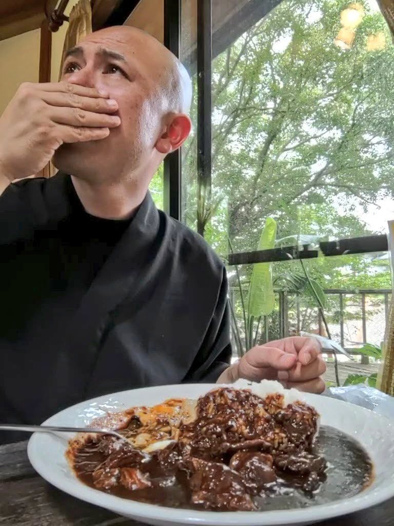 curry_boz's tweet photo. え……お盆なのにXしてる僧侶なんているんですか…… https://t.co/S3m8oycf5m